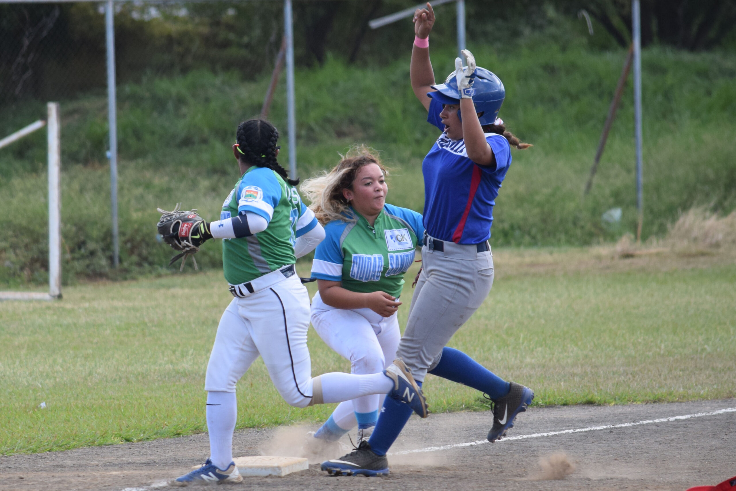 Managua A, Ciudad Sandino se coronan campeonas del béisbol femenino