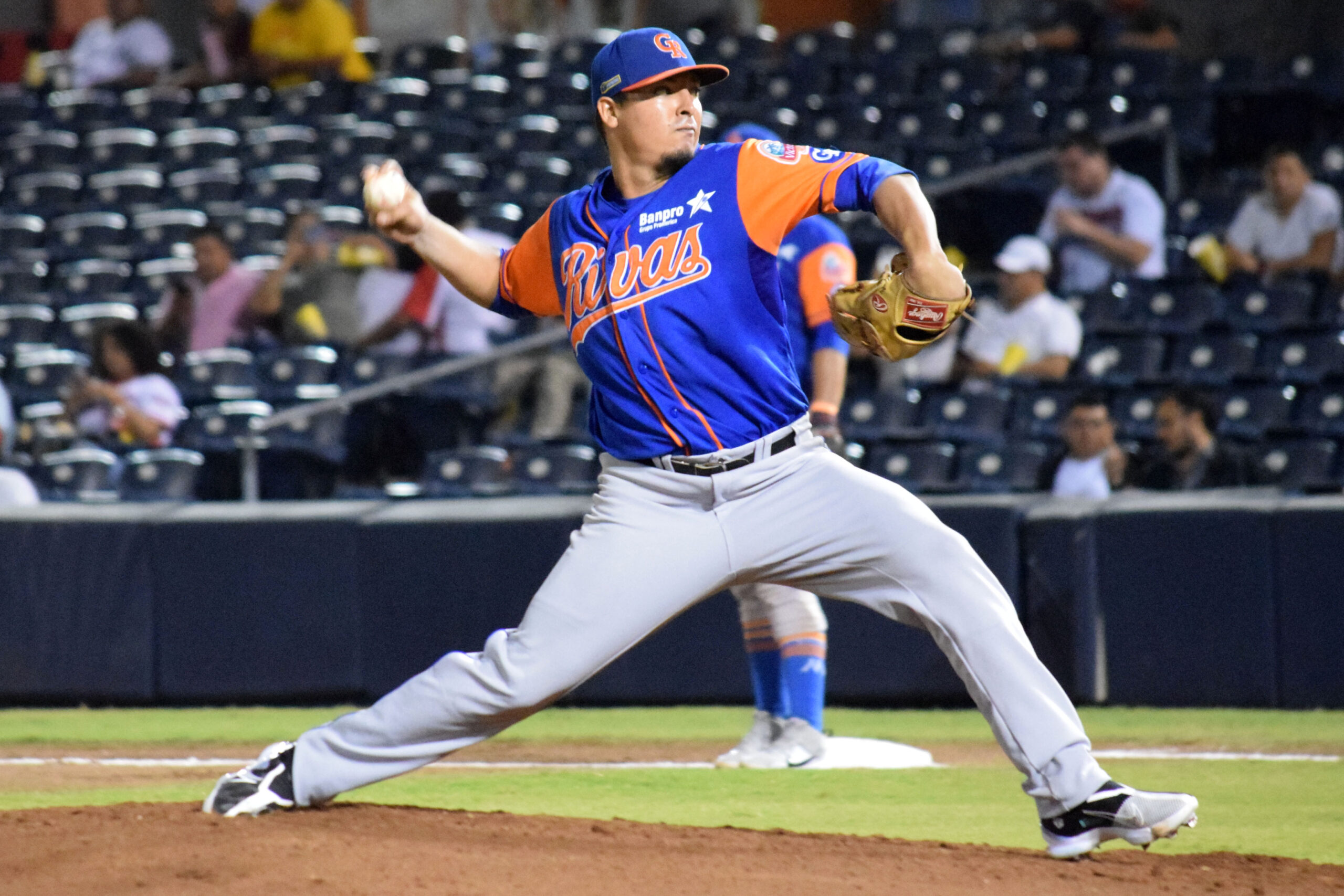 Leones a un triunfo de clasificarse