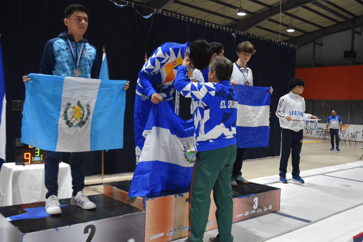 El Salvador y Panamá logran su primera medalla de oro en Campeonato Centroamericano de Esgrima