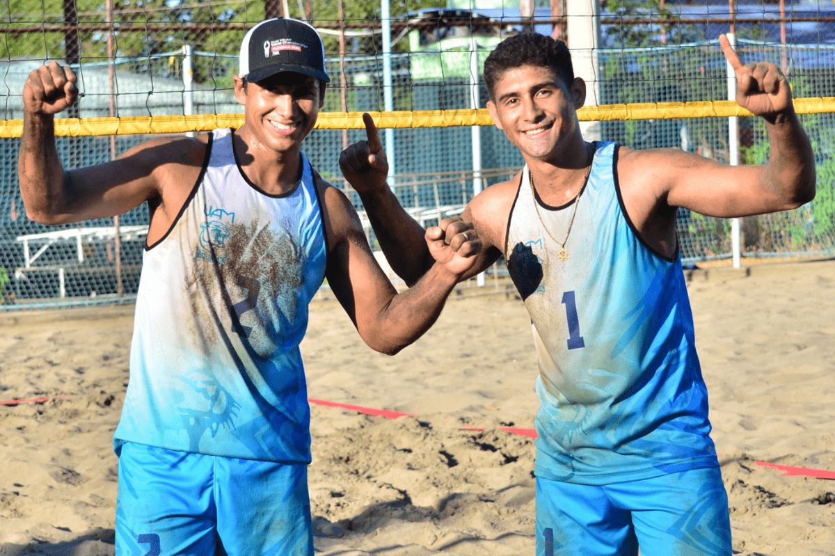 Entre jugadas y sol intenso inicia Tour Nacional de Voleibol de playa en Managua