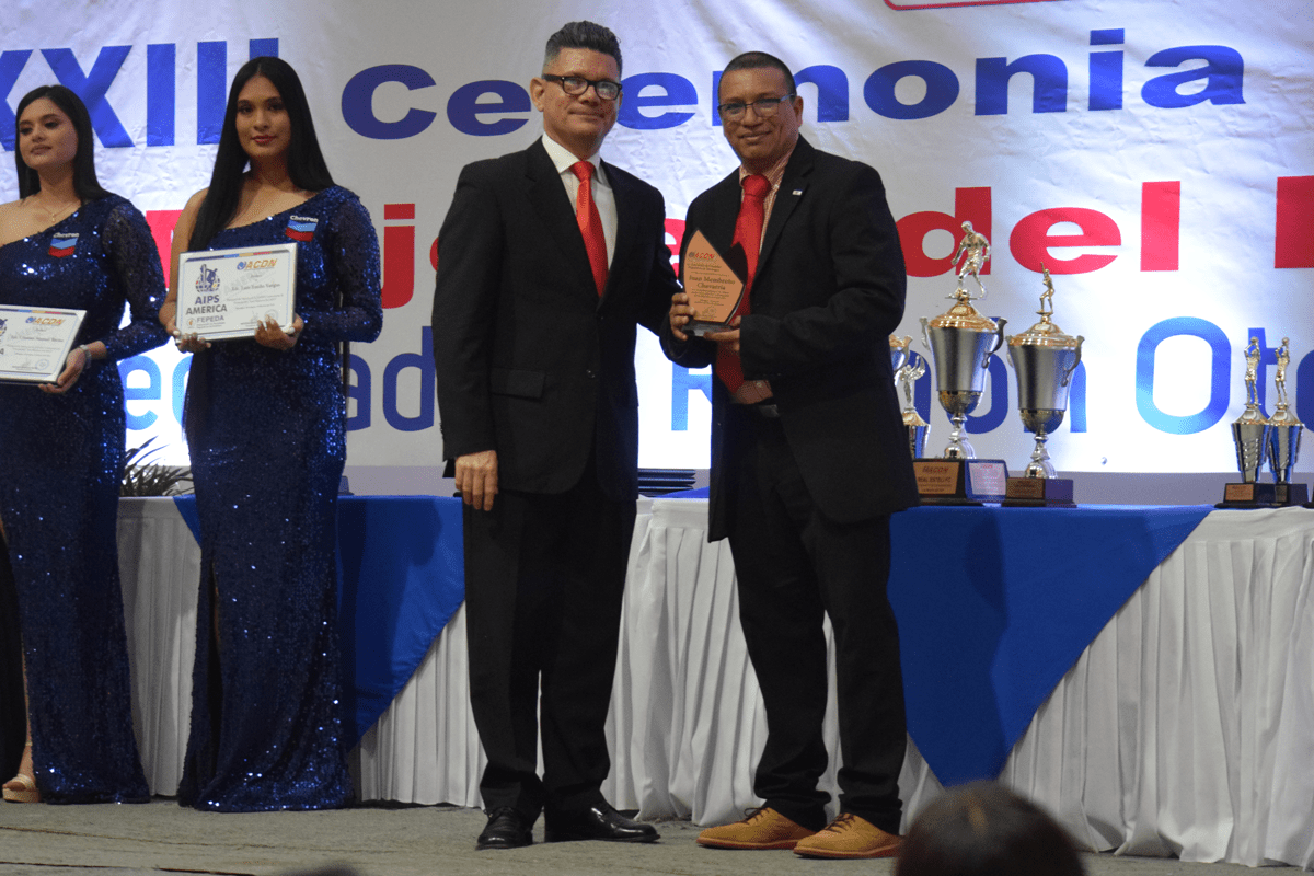 Gráficos Deportivos recibe reconocimiento por su Apoyo al Deporte en gala de ACDN