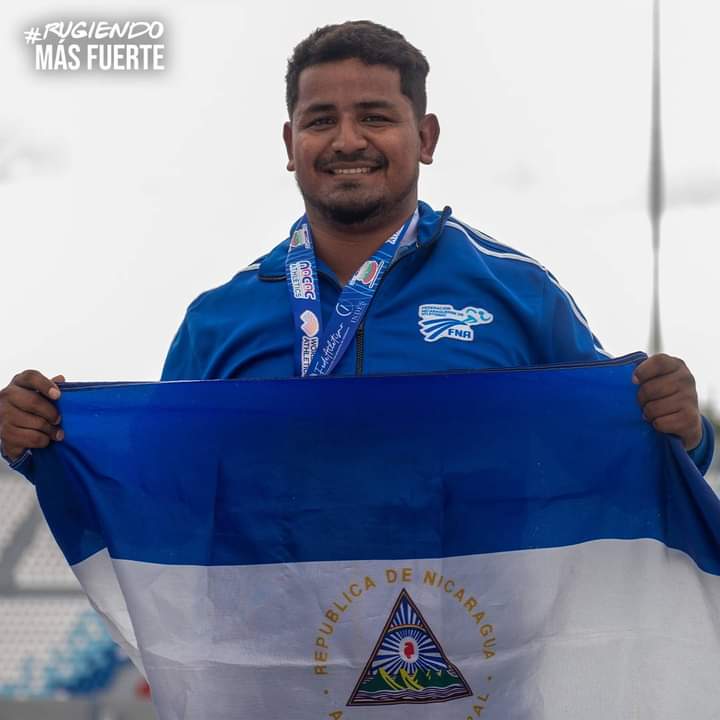 Primer medalla de oro para Nicaragua en lanzamiento de martillo en CA de Atletismo