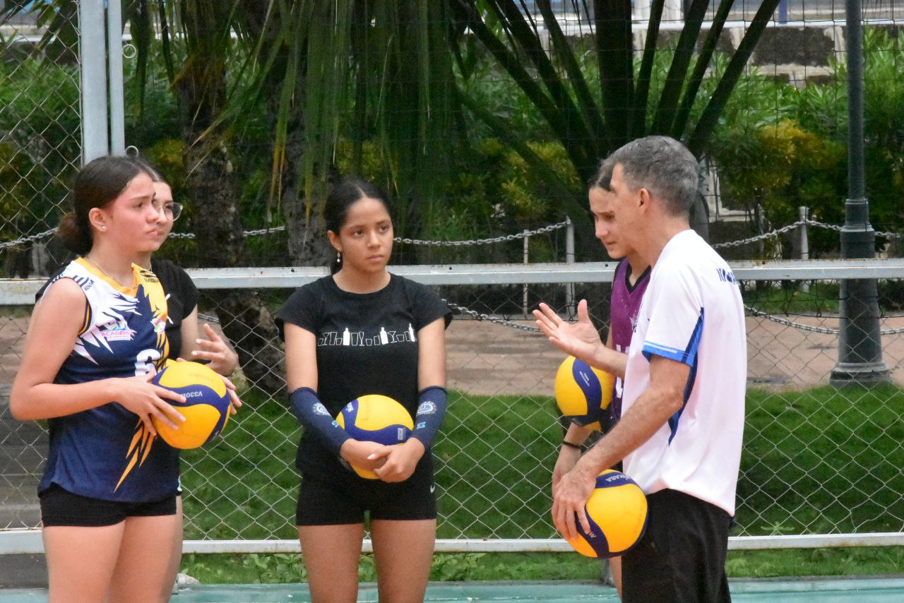 U15 voleibol de cara a Centroamericano