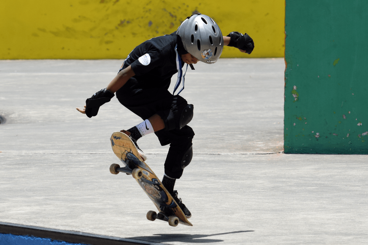 Piruetas sobre patineta