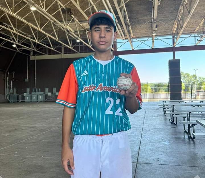 Juan Mena impone marca en Williamsport