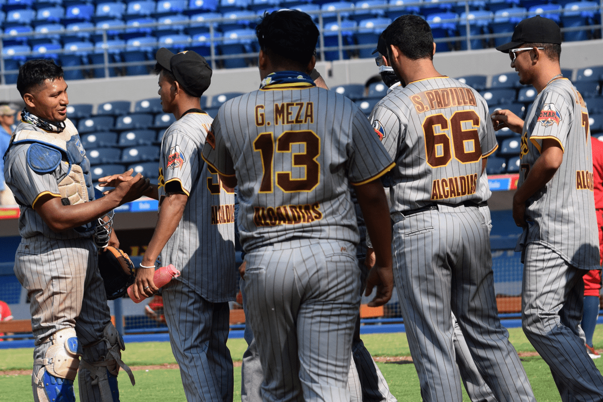 Caribeños ganan primer juego