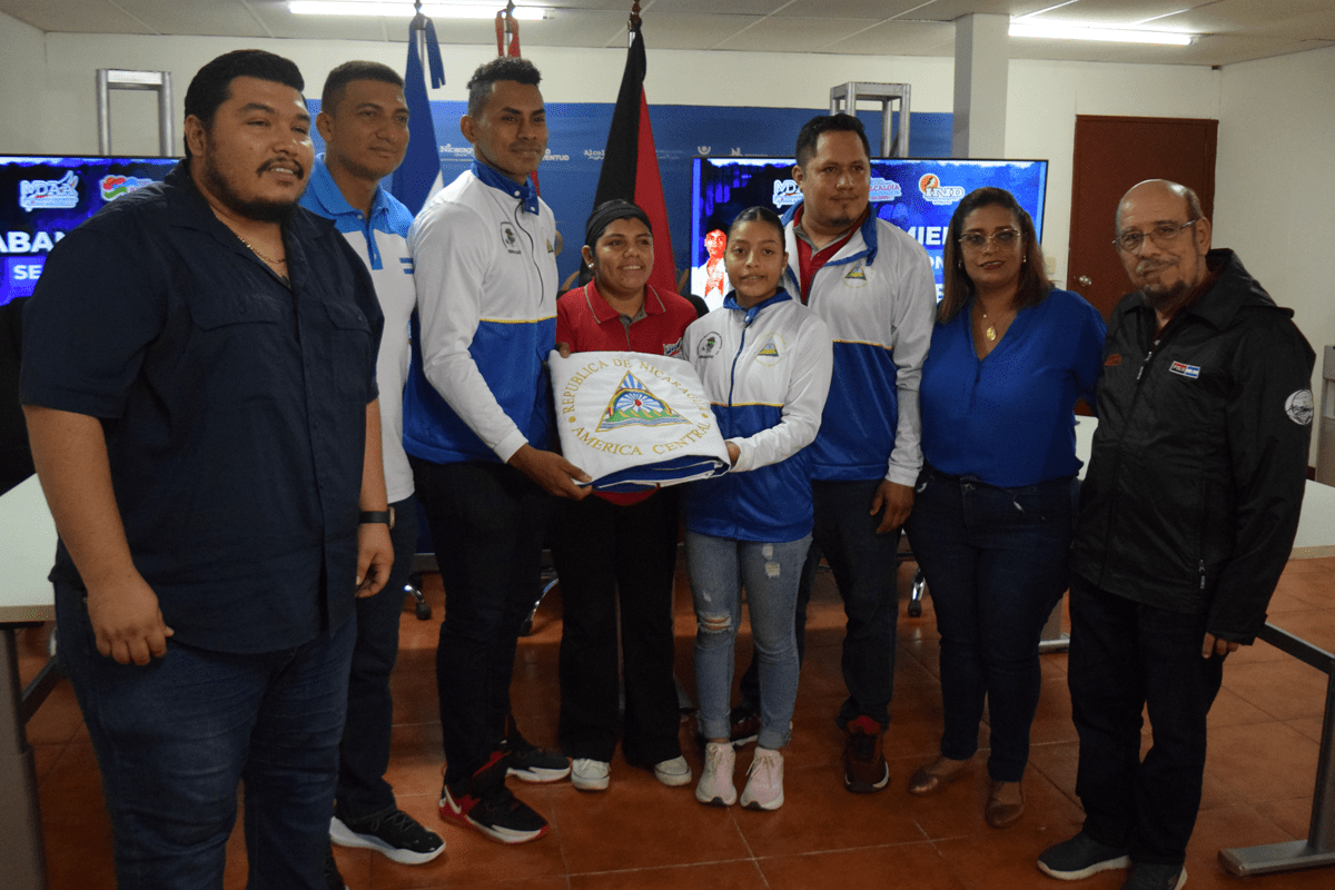 Abanderan selección de Karate Do