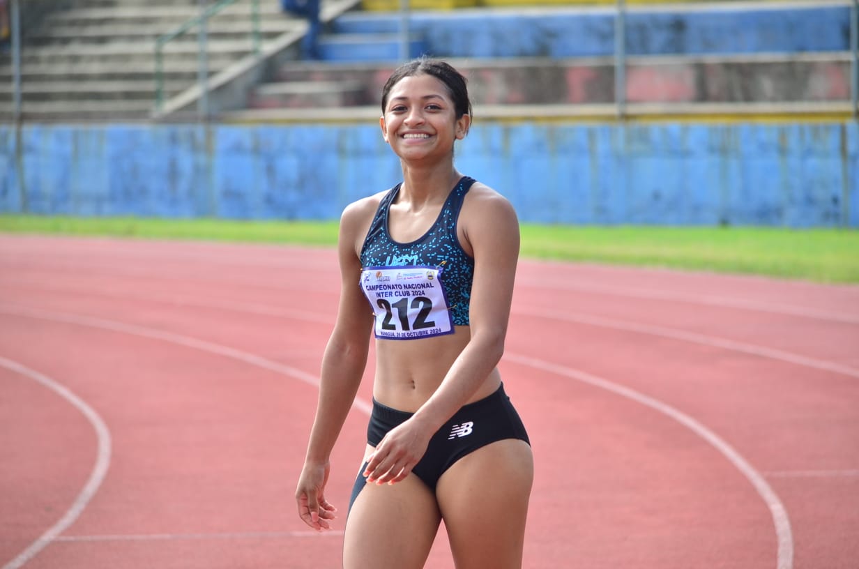 Carmona lidera a Jaguares en heptatlón mayor