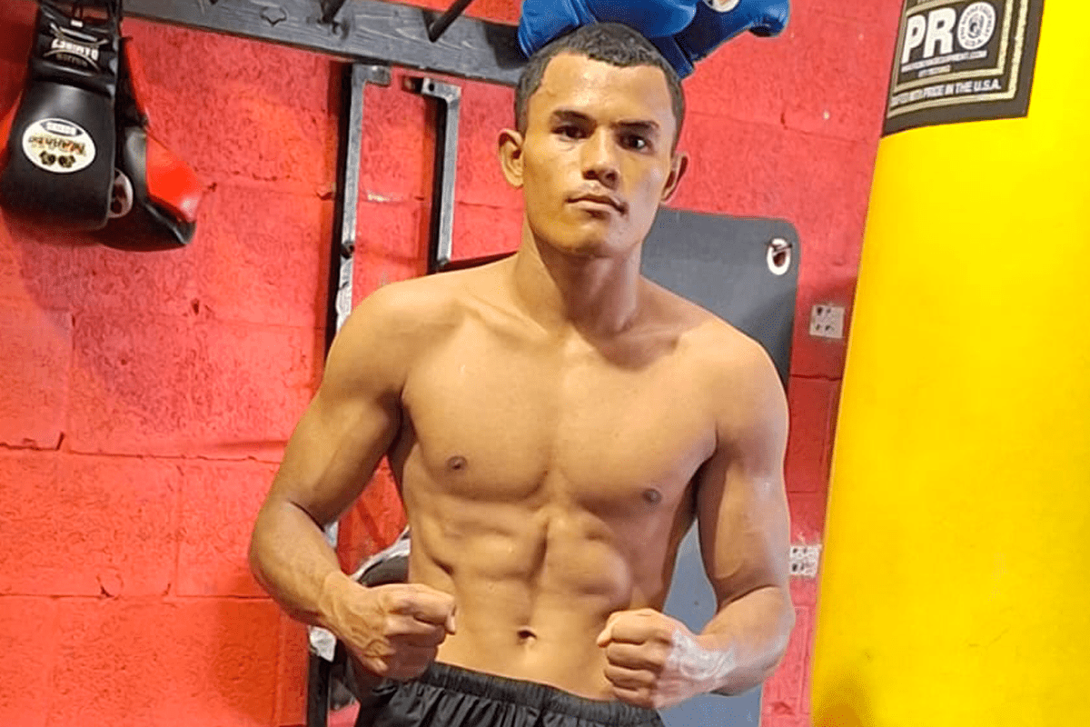 ‘Zurdo’ Jiménez listo para el combate