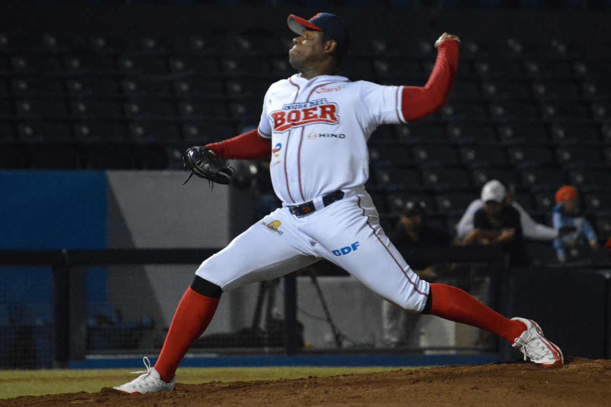 Bóer gana con buena actuación en el montículo