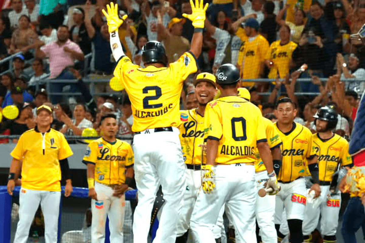 León castiga al Bóer a punta de jonrones en la profesional