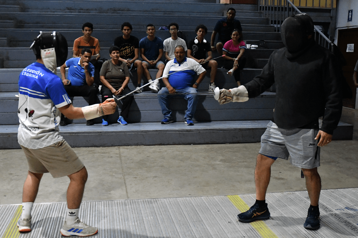 Esgrimistas listos para competir en Juegos Centroamericanos