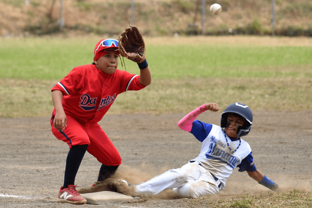 Inicia batalla en el terreno por el título AA de béisbol