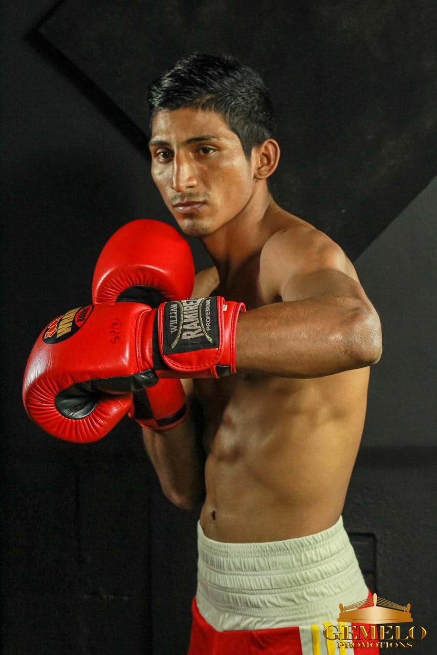 Alex Vallecillo gana Título Latino en Estados Unidos