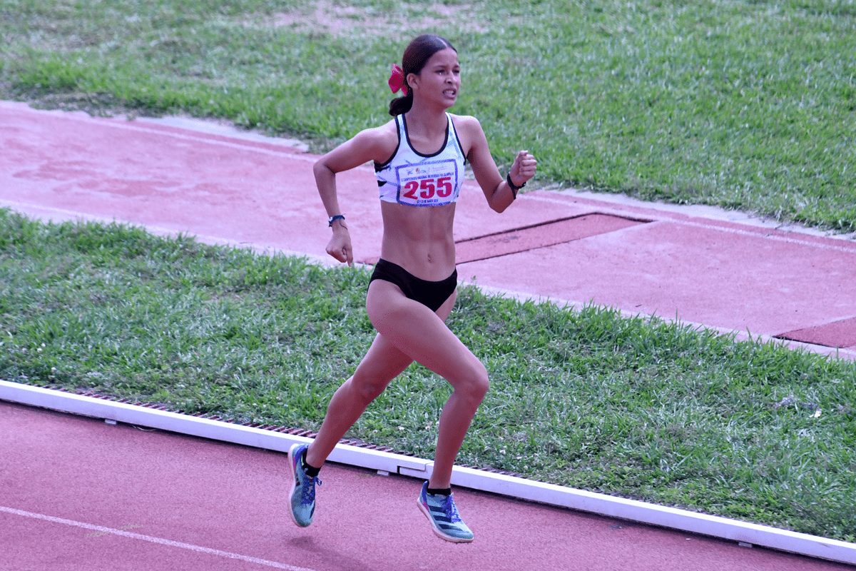 Esmeralda Ríos bronce en 3,000 metros con obstáculos en Guatemala