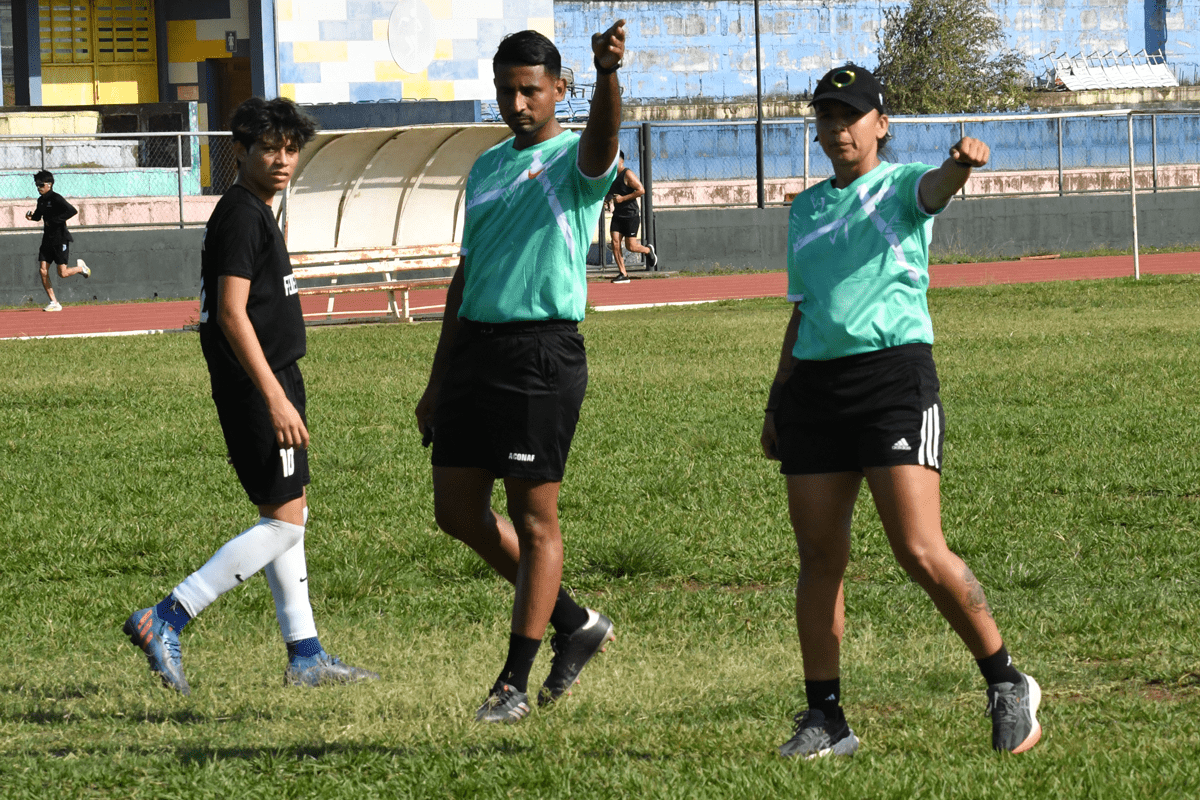 Más mujeres en los banquillos del fútbol femenino