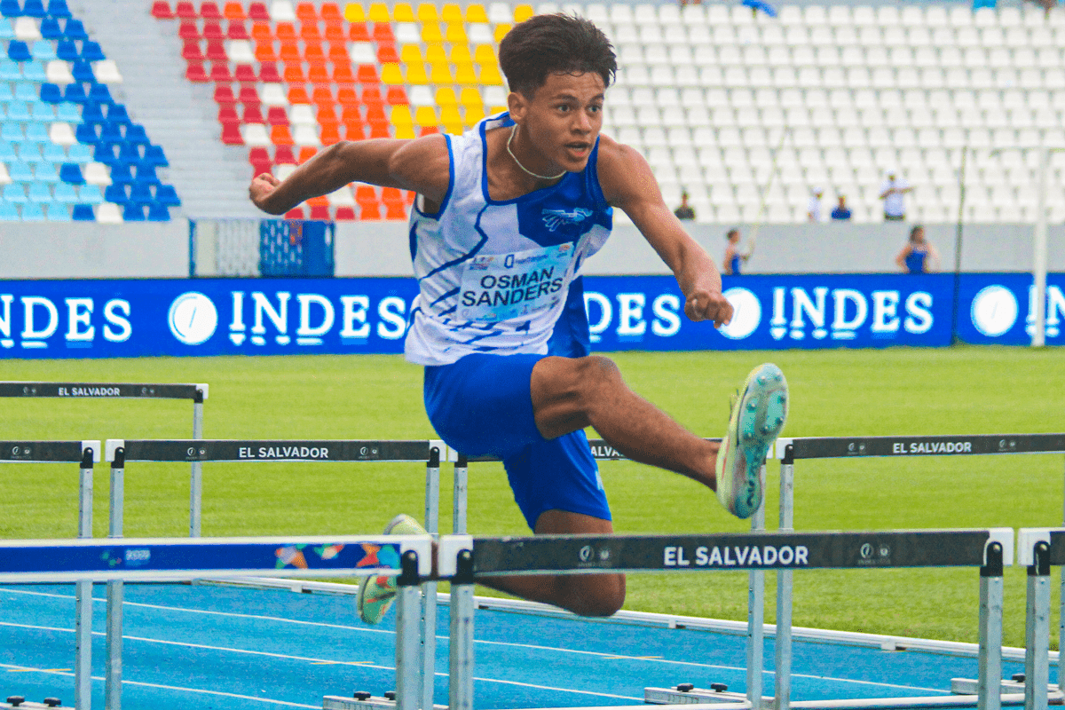 Osman Sanders gana oro en Decatlón