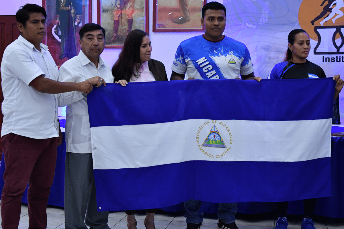 Abanderan a atletas de sambo