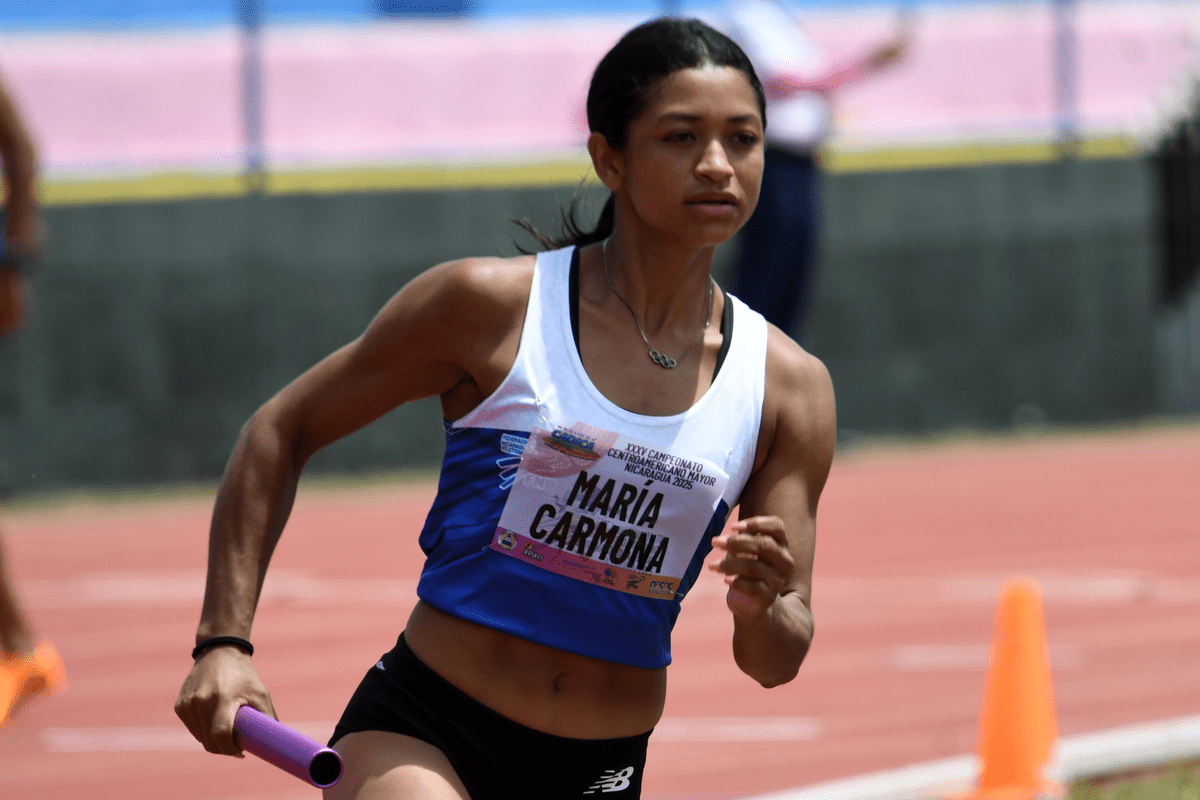 María Alejandra Carmona conquista plata en los 400 metros lisos