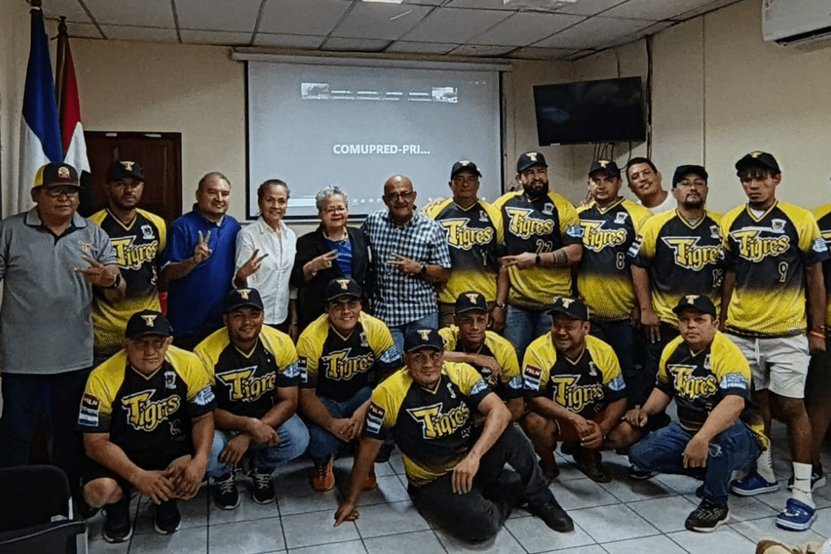Con éxito inició el I Campeonato Nacional de Sófbol Masculino