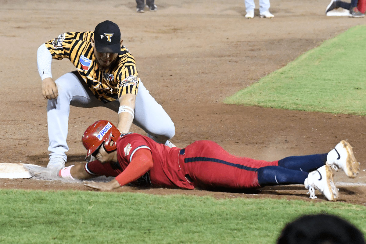 Los Dantos superiores a los Tigres en semifinal del Pomares.