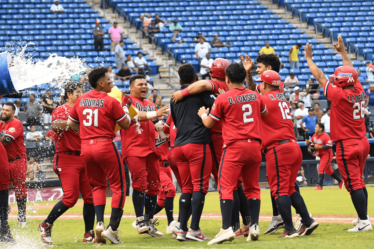 Dantos celebran victoria