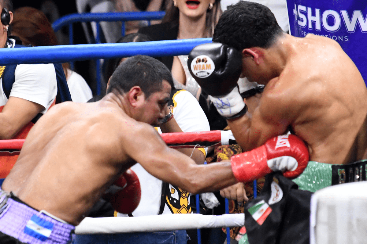 Román “Chocolatito” González lidera noche de triunfos pinoleros