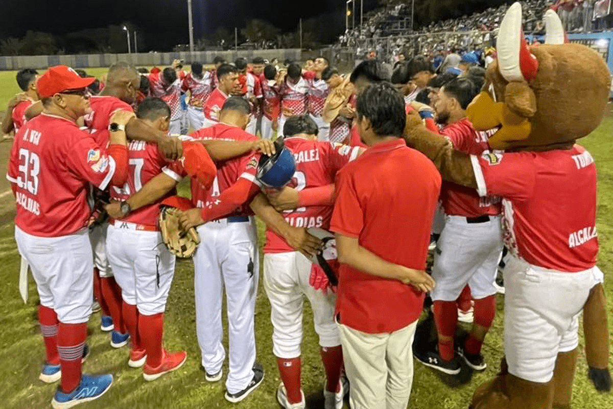 Toros de Chontales braman fuerte y avanzan a la final del Pomares