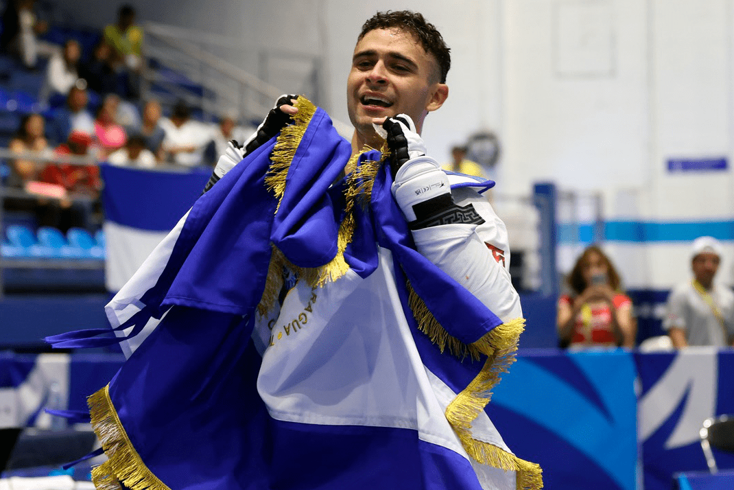 David Robleto da oro a Nicaragua en Taekwondo