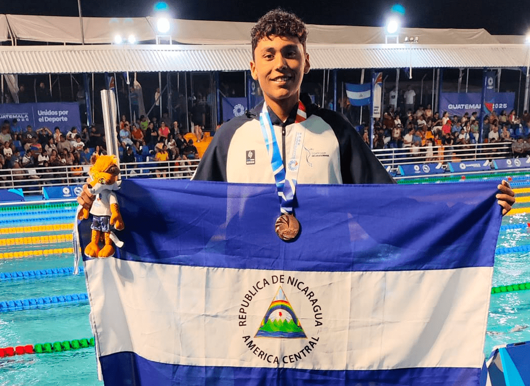 Erick Blandón conquista bronce en 200 metros dorso para Nicaragua