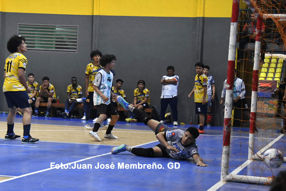 Definidas las semifinales con cuatro clubes dominantes en Futsala