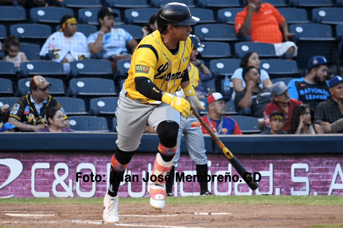 Leones categóricos ante el Tren