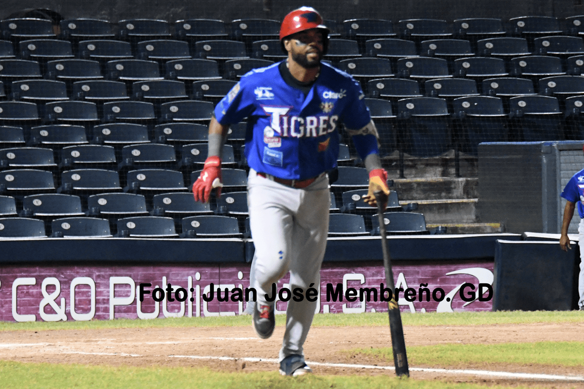 Gigantes se afianzan en la cima de la profesional