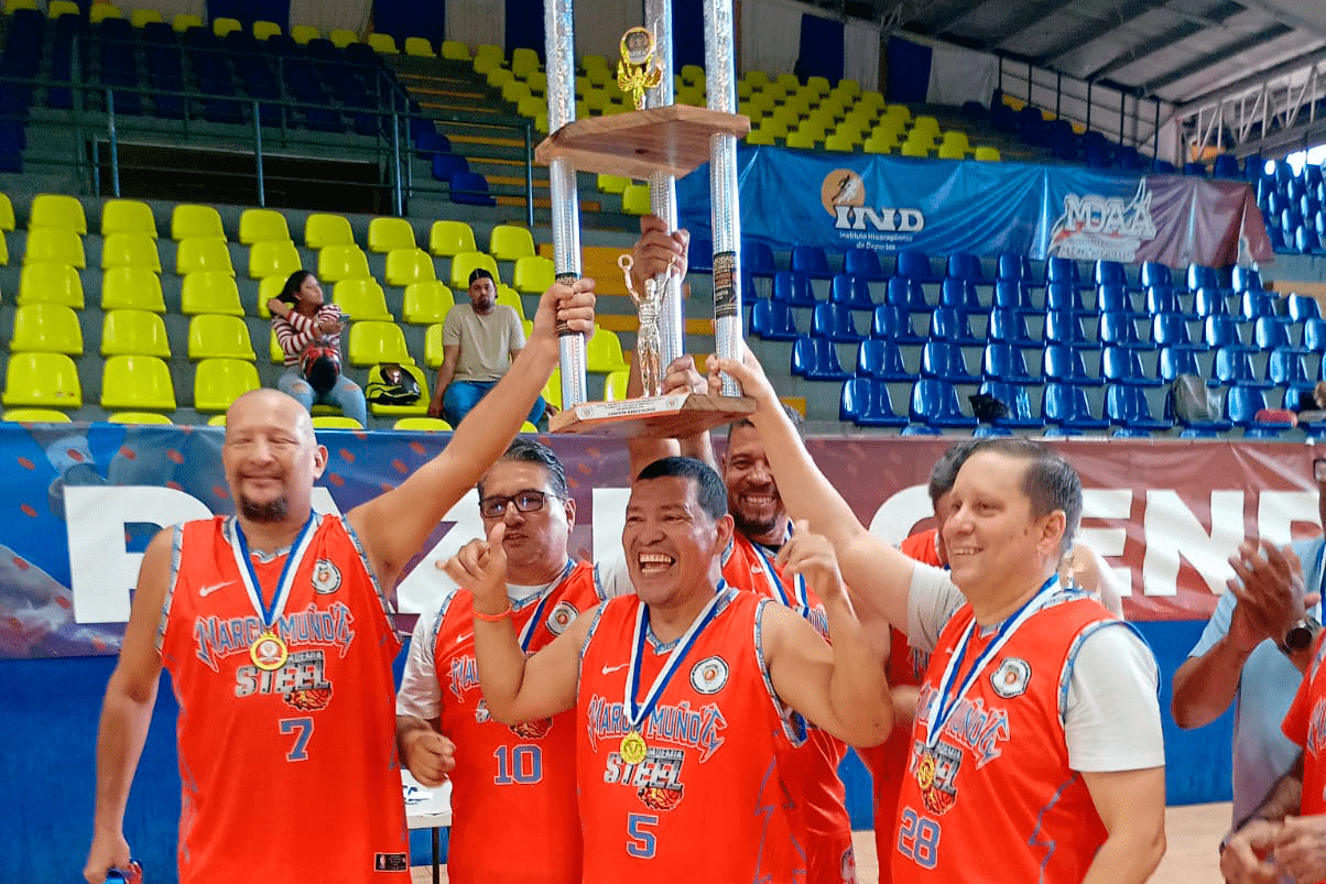 Los Muñoz, campeones del maxibaloncesto