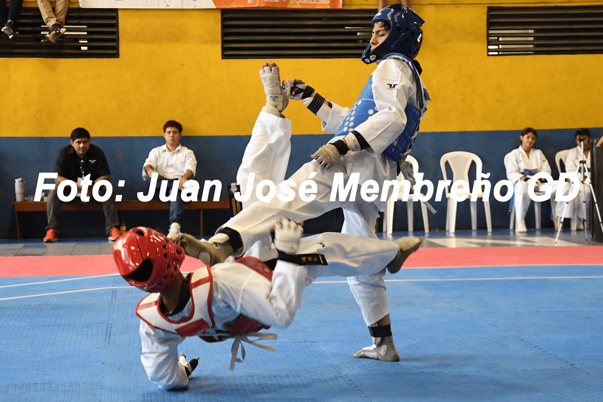 Koryo y Jaguares UAM dominan selectivo de taekwondo