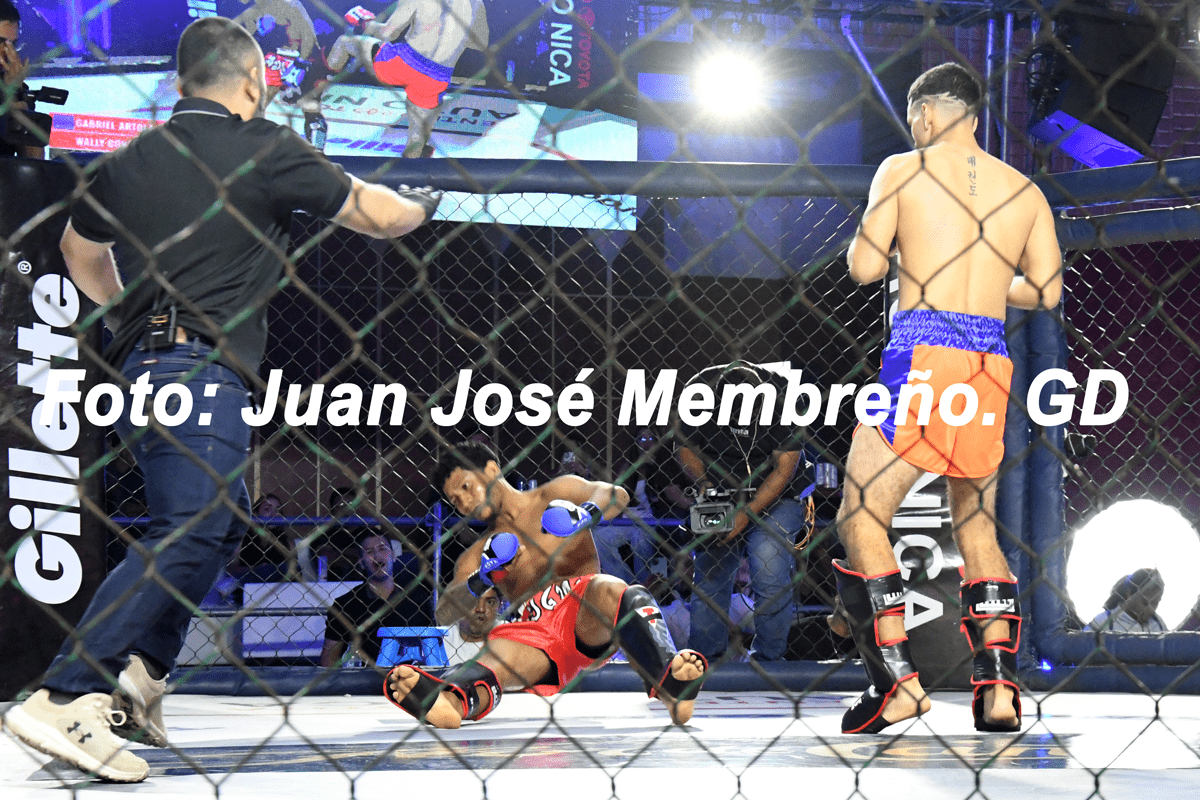 Wally-Gonzales-le-Ganoa-a–Gabriel-Artola-por-la-KO–jj-4837