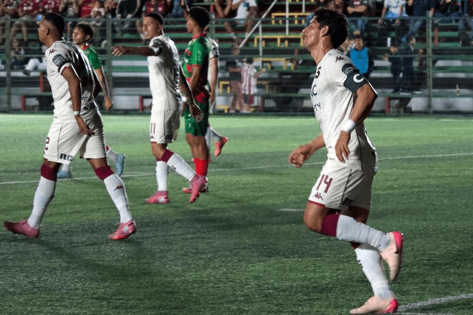 Saprissa deslumbra con goleada 10-2 global ante Carmelita