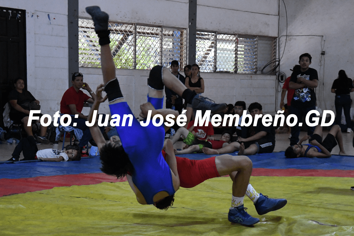 Carazo domina Nacional Cadete de Lucha 2026