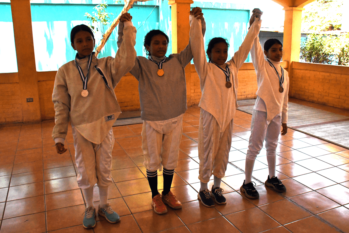 Promesas del sable brillan en Nacional de Esgrima U12