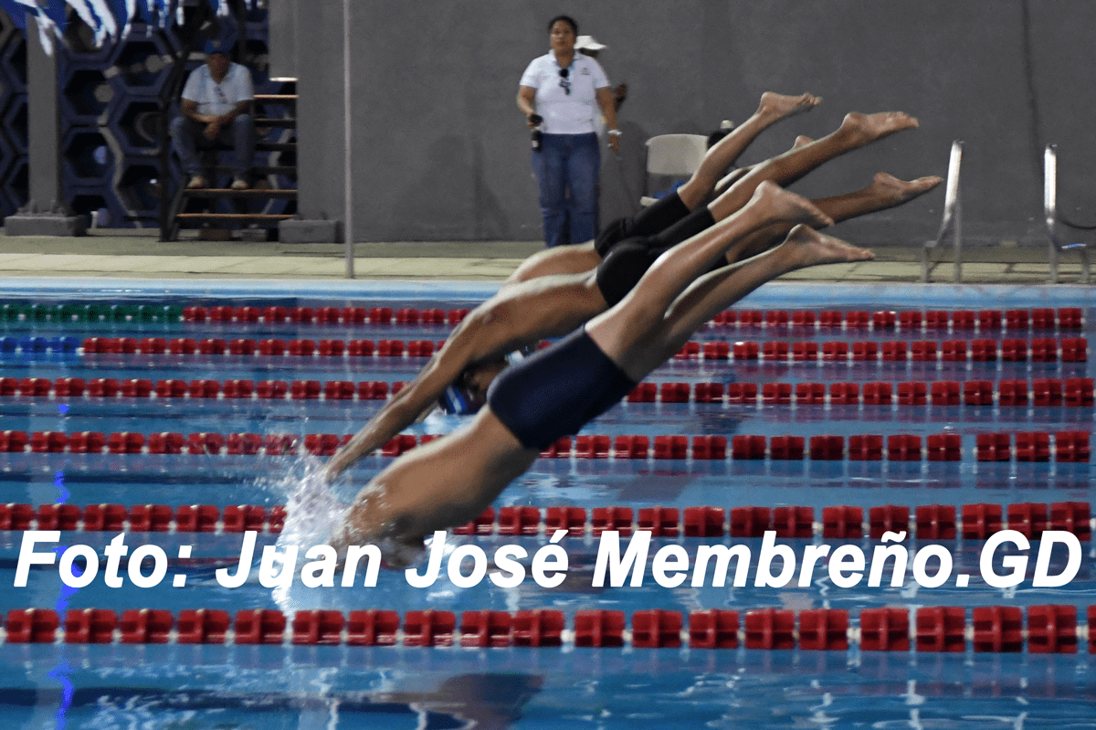 Ponçon y Urbina recordistas en segunda jornada de natación