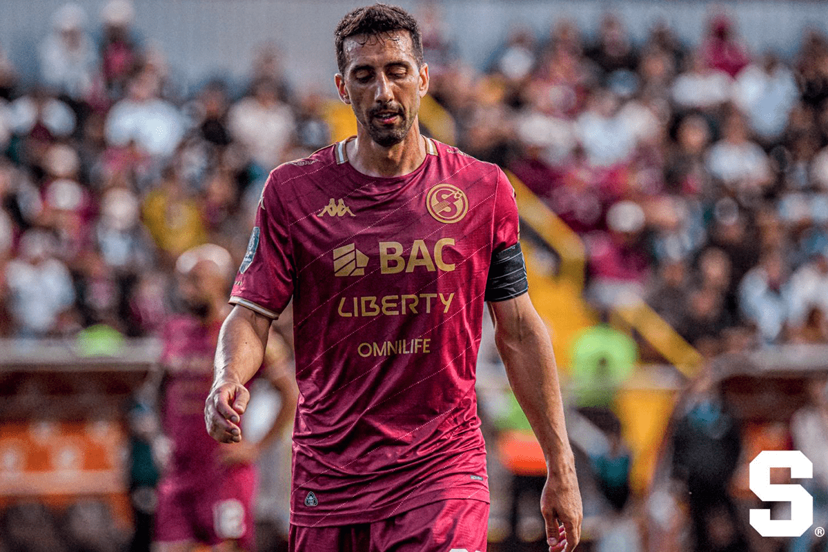 Saprissa golpeado antes de semifinales