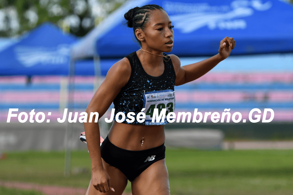 Shelly Reyes plata y nuevo récord en los 100 metros planos
