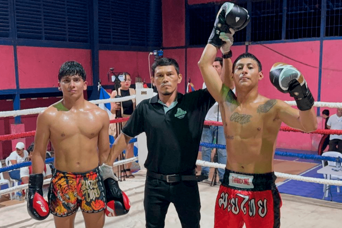 Emoción y nocauts marcaron la velada inaugural de kickboxing en la Copa Alexis Argüello en Bluefields