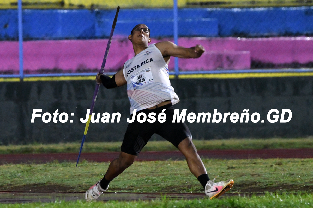 Iván Sibaja impone nuevo récord nacional de jabalina