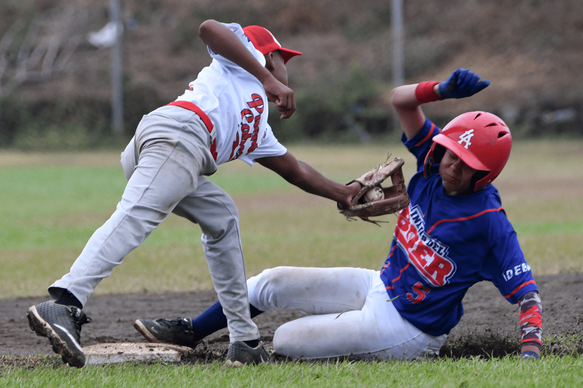 Peloteros mantienen paso perfecto en el Juvenil “A”