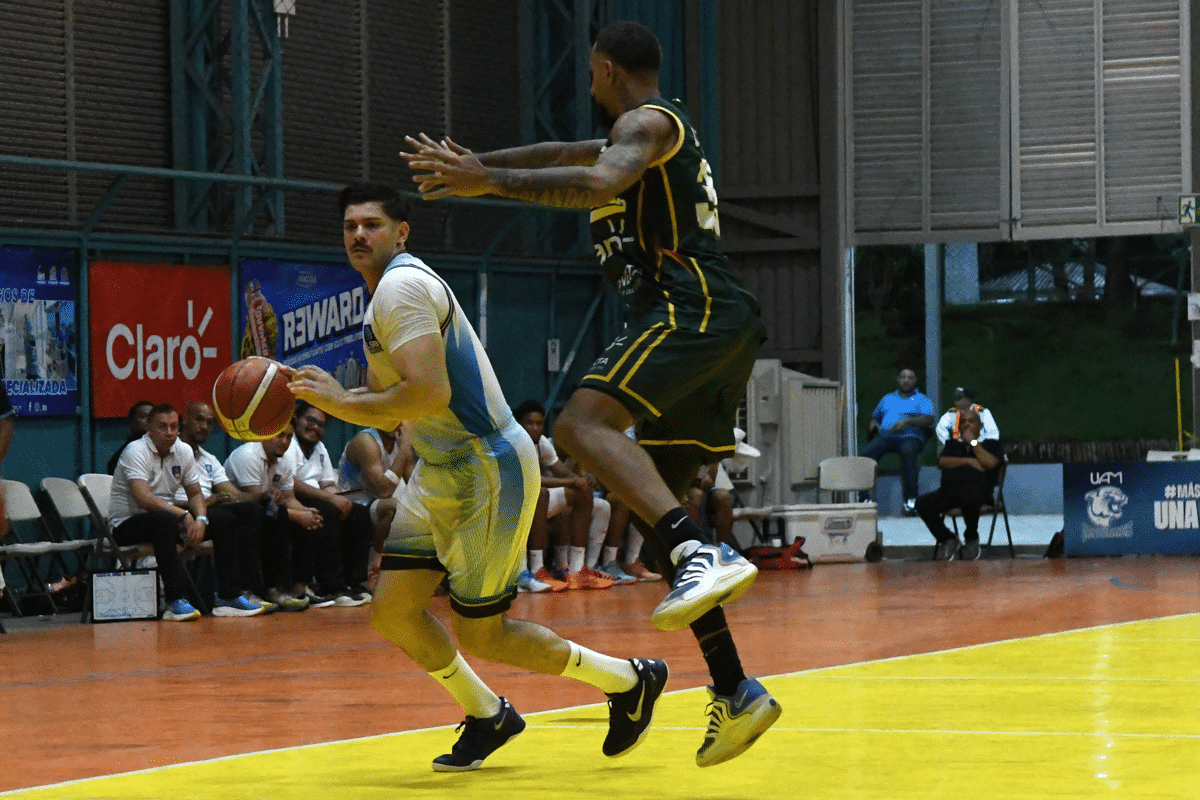 Jaguares UAM impone su poder ofensivo ante Costa Caribe